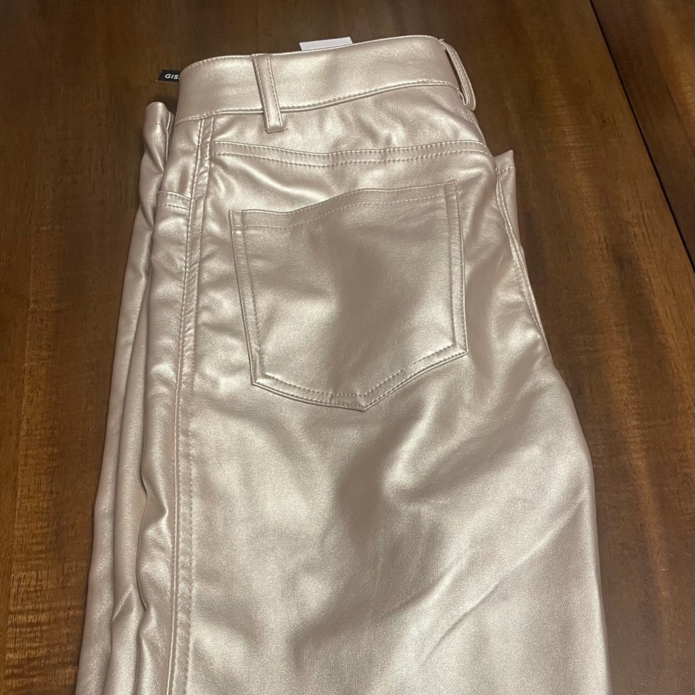DYNAMITE • Gisele Straight Leg Pant •